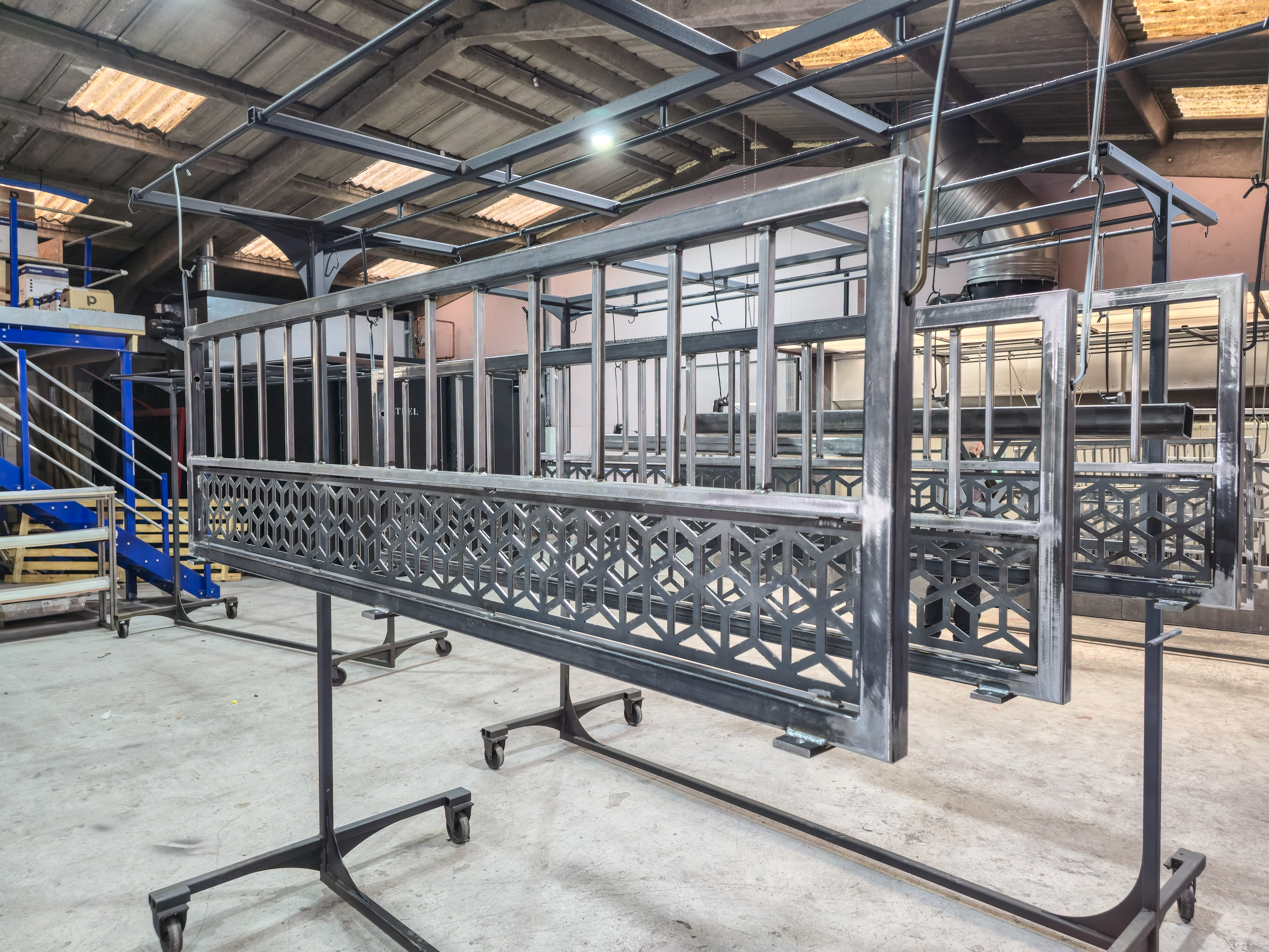 59522be4-716d-47c5-9596-16f0131c798f_1 isteel fabrications, steel fabricator, metal fabricator, metal fencing, steel fabrication, wrought iron gates, metal railings, iron railing, bespoke fences, metal welder, steel gates, steel fabrication