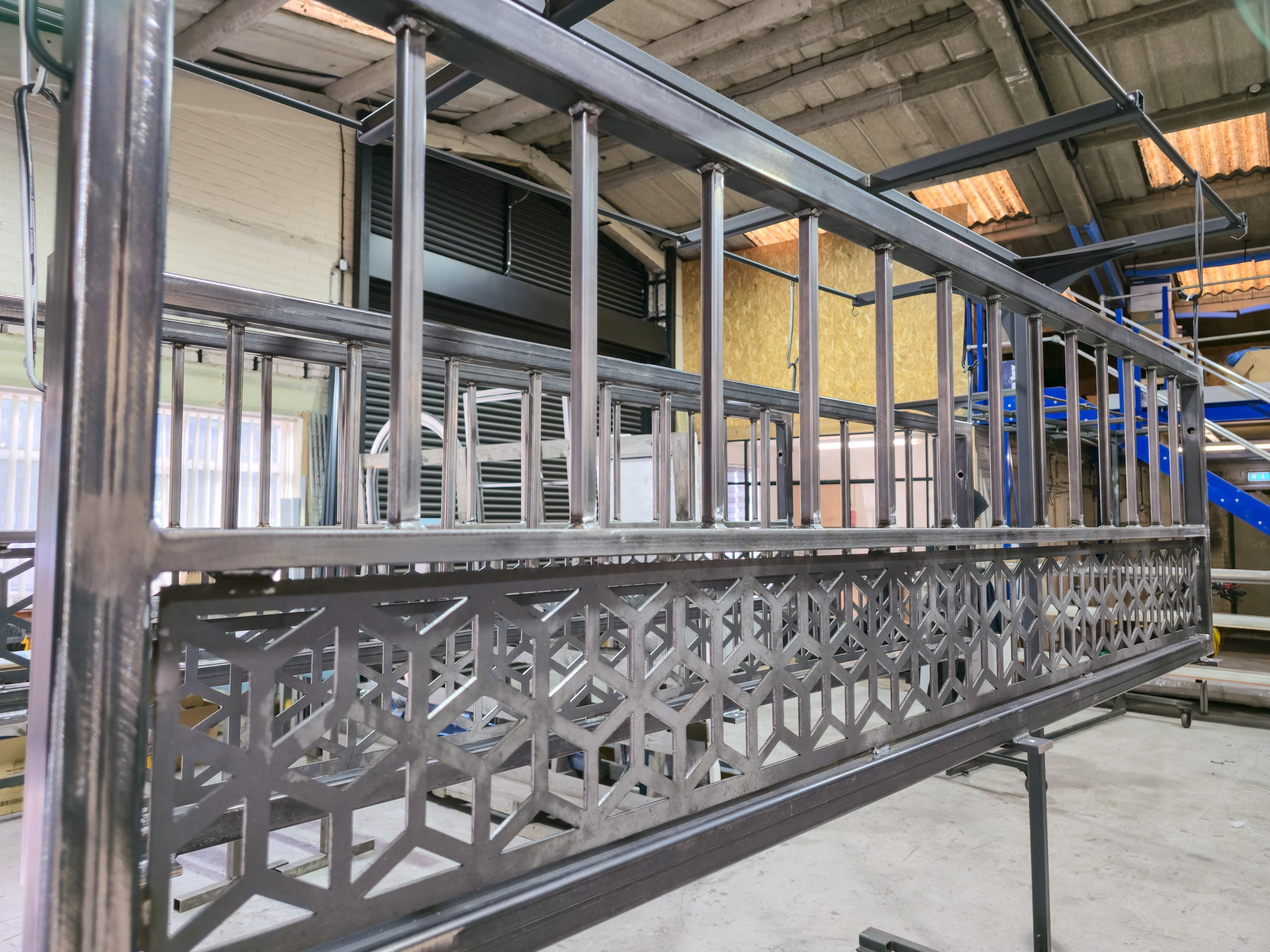 59522be4-716d-47c5-9596-16f0131c798f_1 isteel fabrications, steel fabricator, metal fabricator, metal fencing, steel fabrication, wrought iron gates, metal railings, iron railing, bespoke fences, metal welder, steel gates, steel fabrication