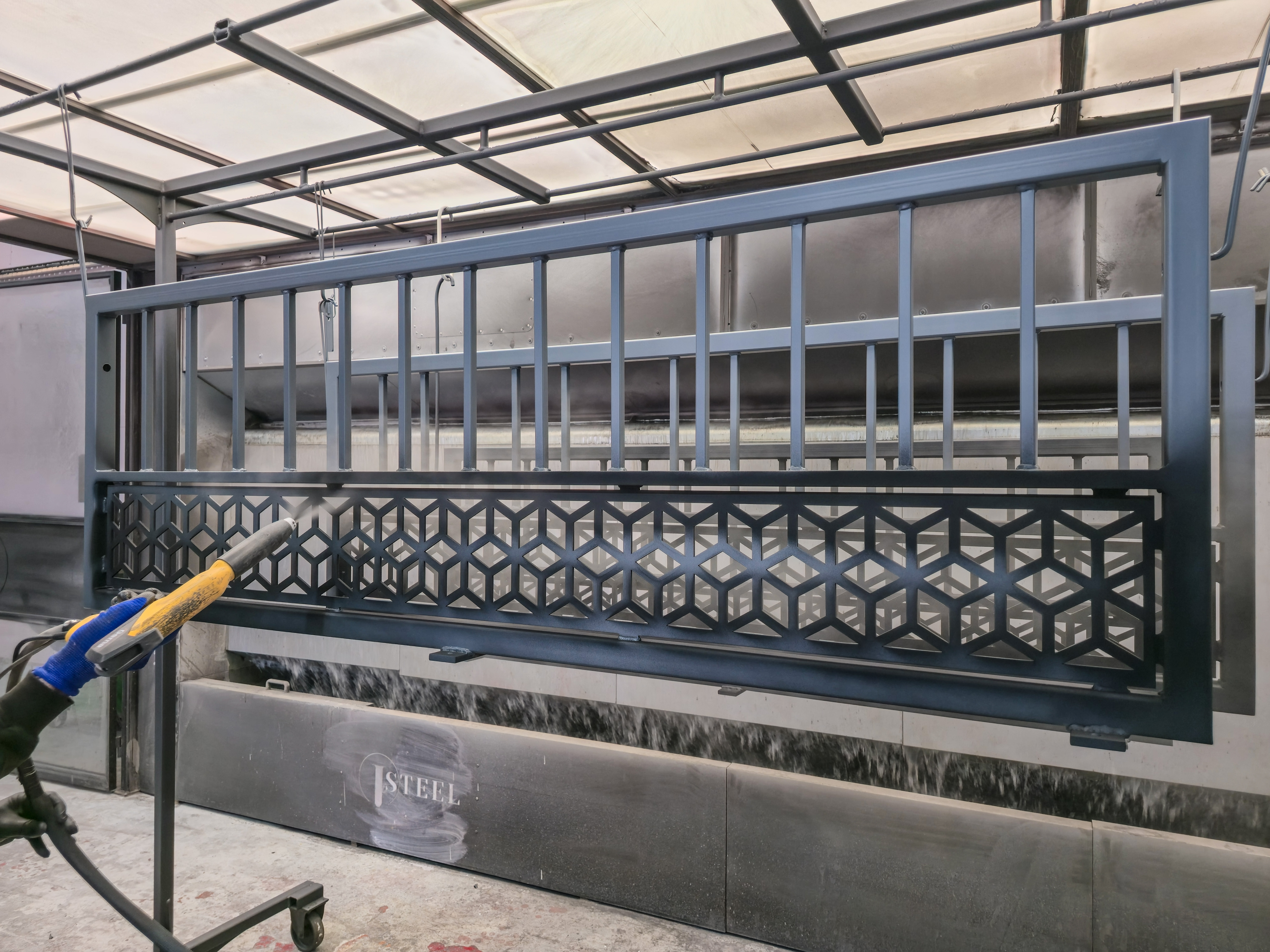 59522be4-716d-47c5-9596-16f0131c798f_1 isteel fabrications, steel fabricator, metal fabricator, metal fencing, steel fabrication, wrought iron gates, metal railings, iron railing, bespoke fences, metal welder, steel gates, steel fabrication