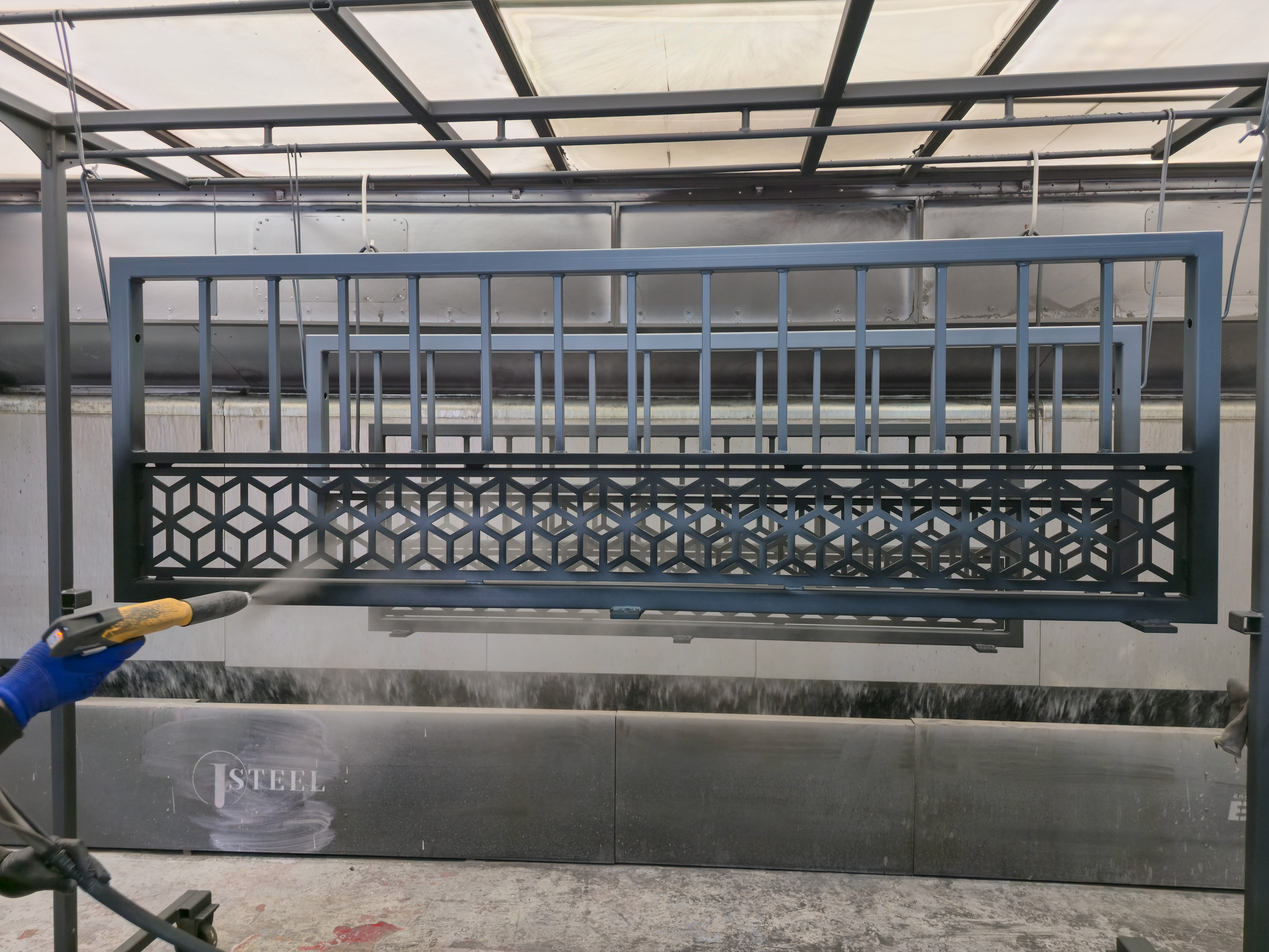 59522be4-716d-47c5-9596-16f0131c798f_1 isteel fabrications, steel fabricator, metal fabricator, metal fencing, steel fabrication, wrought iron gates, metal railings, iron railing, bespoke fences, metal welder, steel gates, steel fabrication