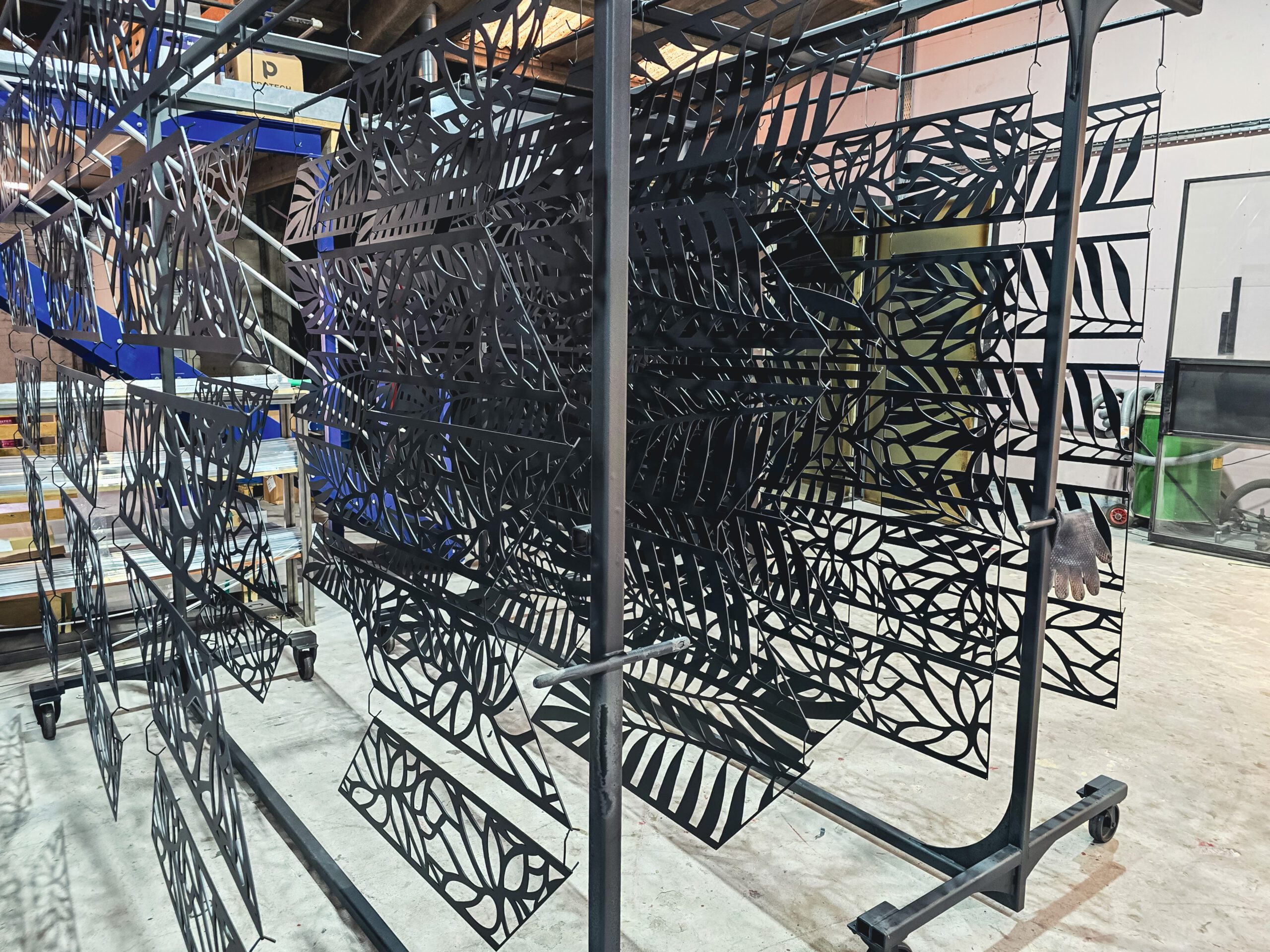 59522be4-716d-47c5-9596-16f0131c798f_1 isteel fabrications, steel fabricator, metal fabricator, metal fencing, steel fabrication, wrought iron gates, metal railings, iron railing, bespoke fences, metal welder, steel gates, steel fabrication