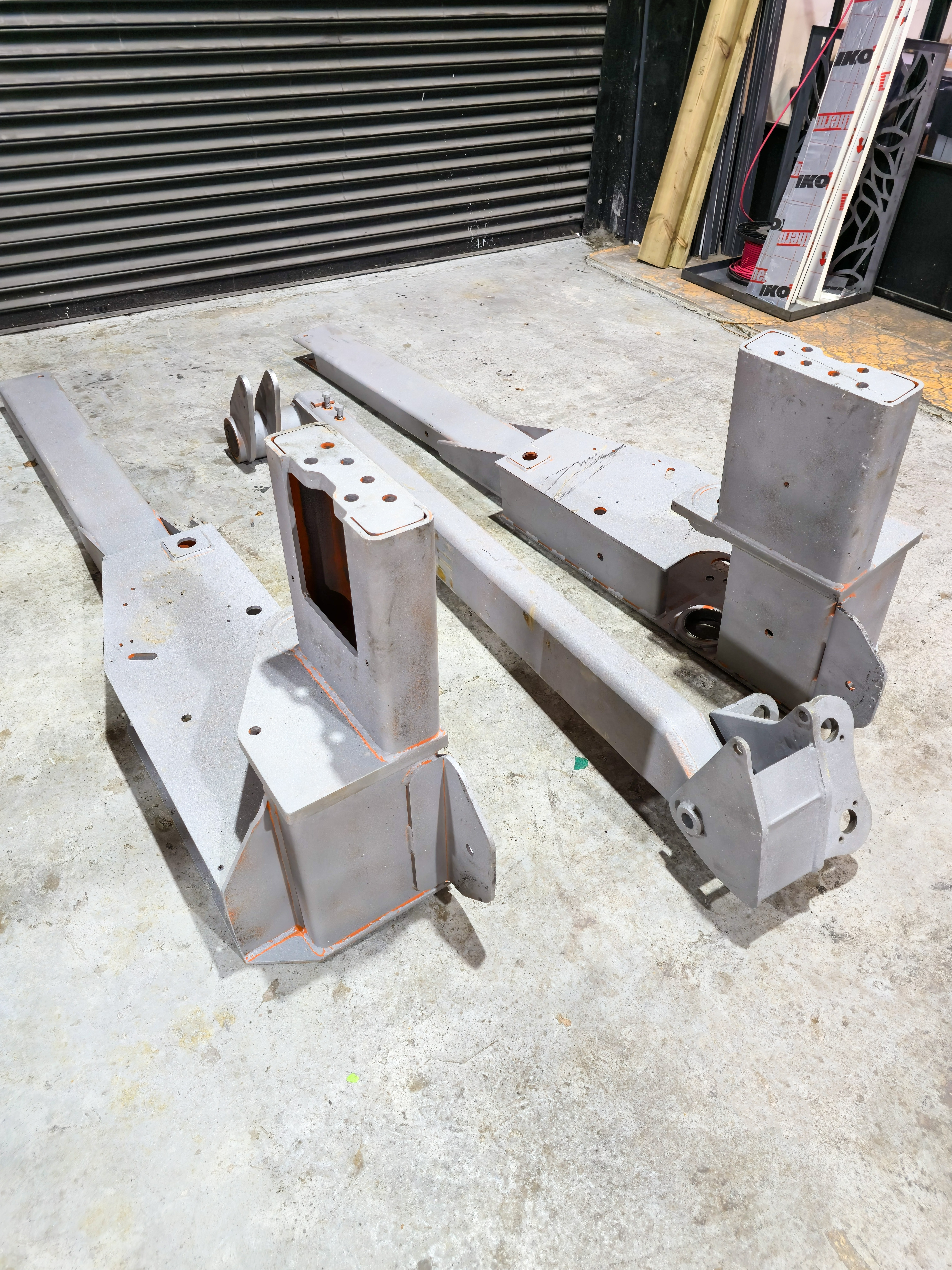 59522be4-716d-47c5-9596-16f0131c798f_1 isteel fabrications, steel fabricator, metal fabricator, metal fencing, steel fabrication, wrought iron gates, metal railings, iron railing, bespoke fences, metal welder, steel gates, steel fabrication